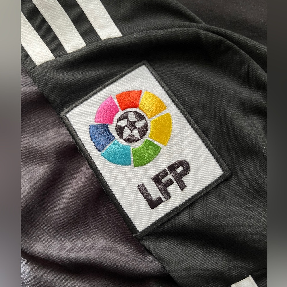 Ronaldo #7 Longsleeve Away Black Soccer Jersey Retro 2011/2012 Gold - Picture 4 of 6